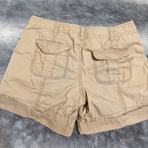 Calvin Klein khaki shorts - Picture 1 of 4